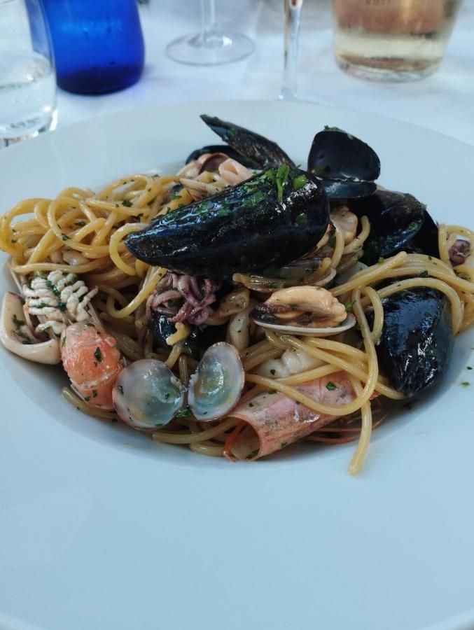 Bellerive Ristorante Albergo 마네르바 델 가르다 외부 사진