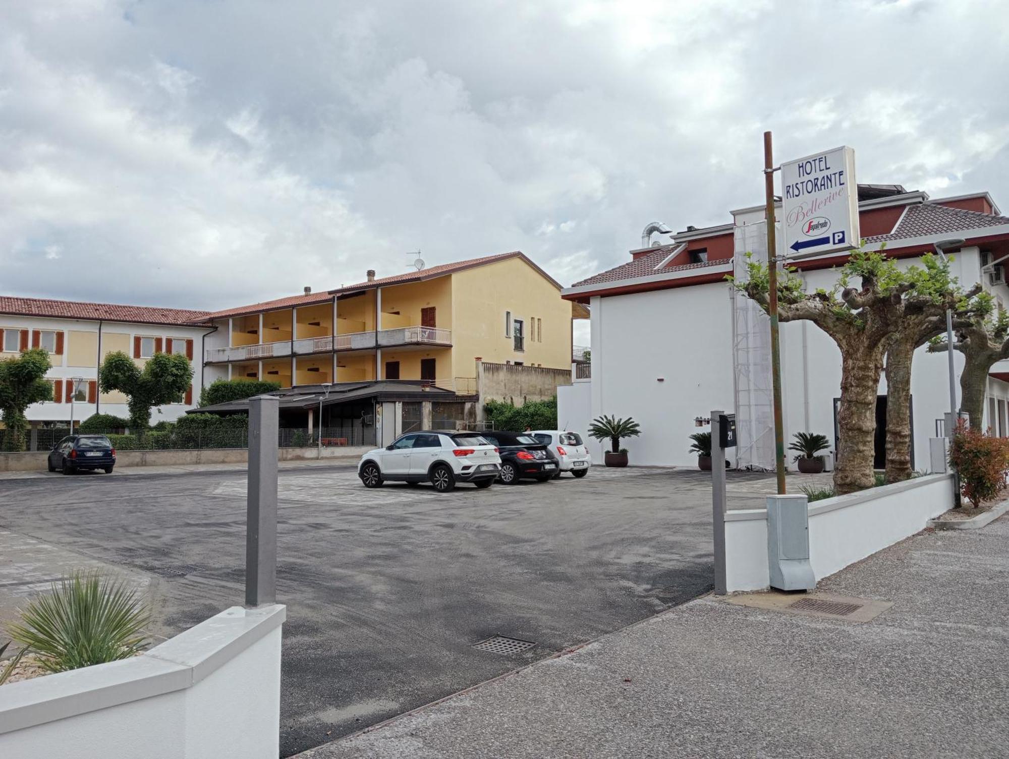 Bellerive Ristorante Albergo 마네르바 델 가르다 외부 사진